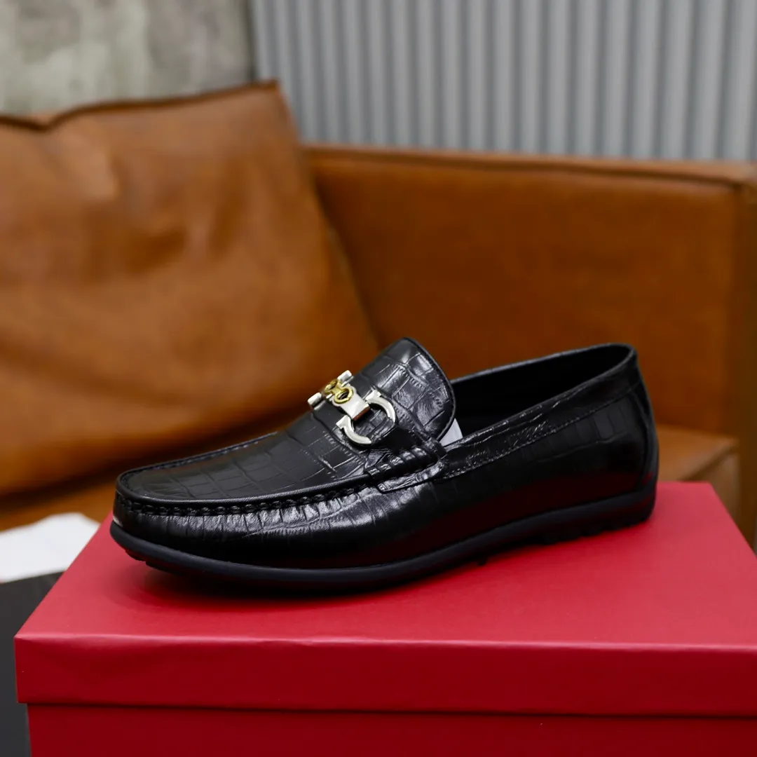 Men's shoes: 260🙅‍♂️🙅‍♂️🙅‍♂️Niuli Brand: Ferragamo Standard code: Men's code 38/44 (45 customized) Grade: Same as the official website Material: Original imported cowhide leather lining Original wear-resistant lightweight outsole Style category: Men's casual slip-on shoes Distinguished luxury brand elements top luxury Color: Actual picture color
